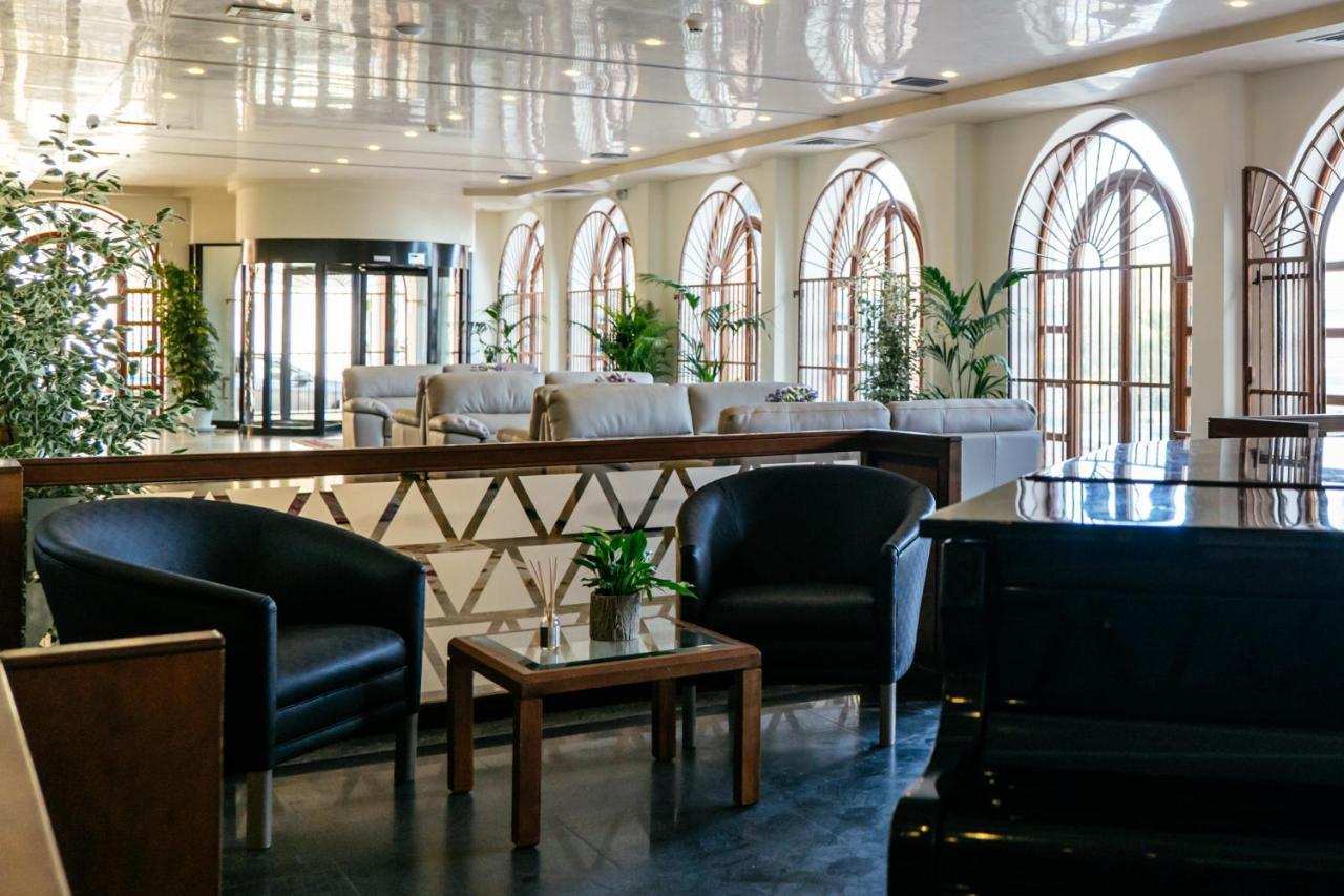 Palm Beach Club Hotel Кастельдачча Экстерьер фото