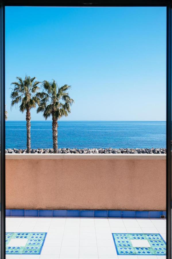 Palm Beach Club Hotel Кастельдачча Экстерьер фото